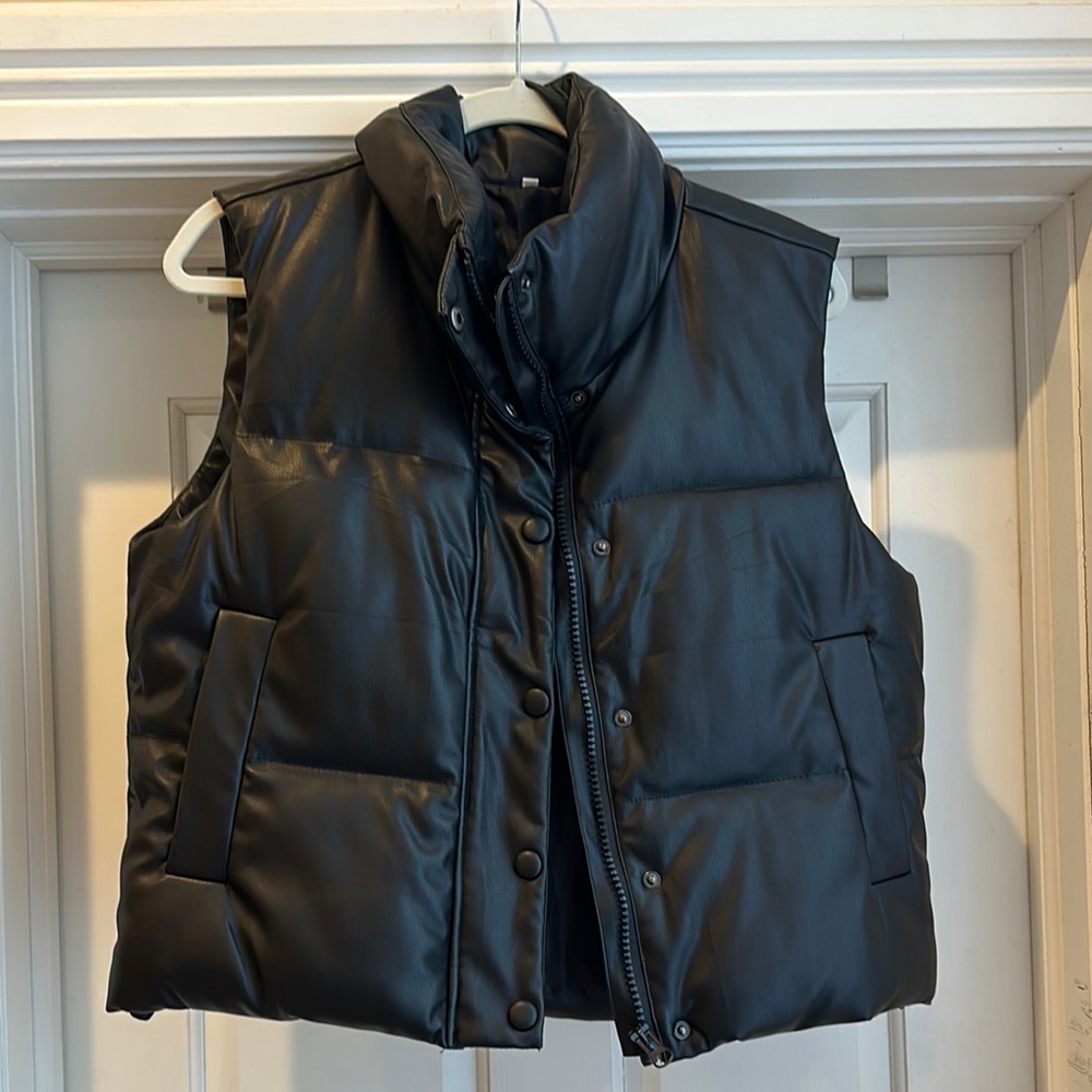 Black Puffer Vest for Women